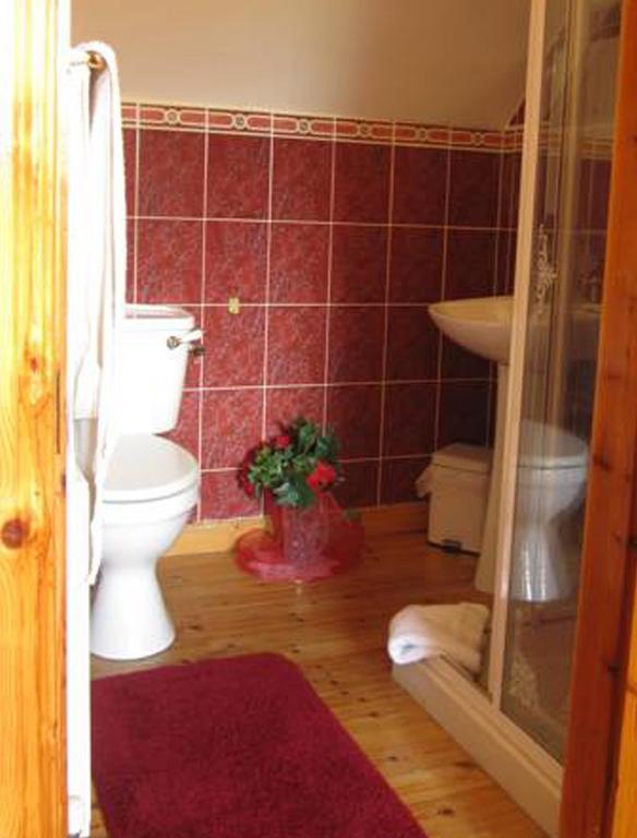 Derghaven B&B, Hostel & Self Catering Scarriff  Szoba fotó